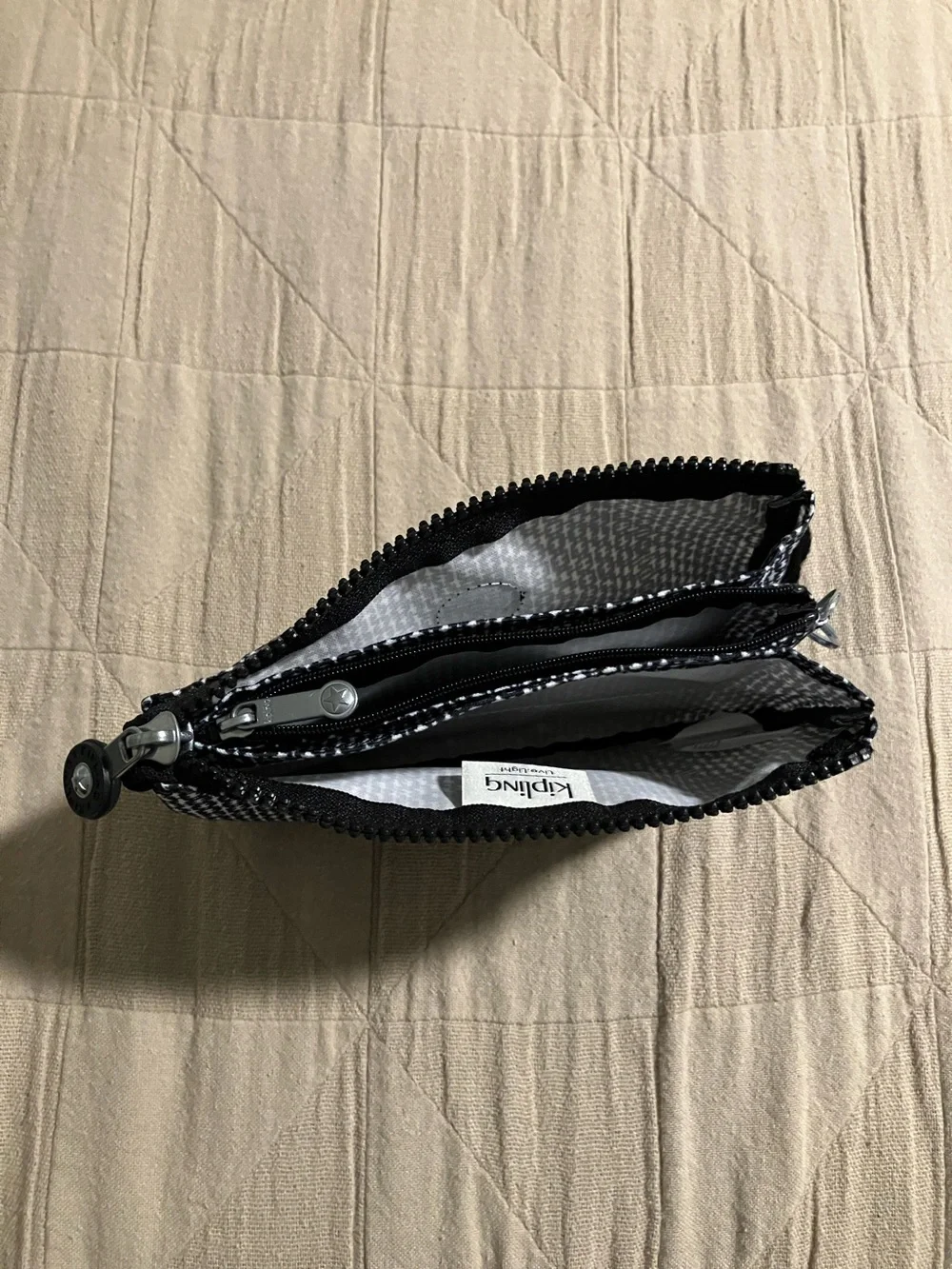 Kipling stylish pouch